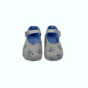Merceditas con un velcro. Grises con flores
